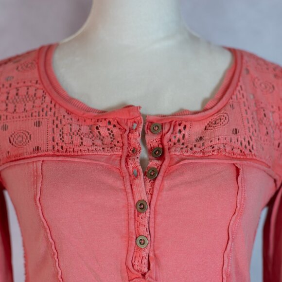 Free People Gold Coast Henley Top Lace Buttoned Blouse Washed Red Coral Size SP - Picture 2 of 12
